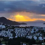 ヴィラ Seaside Sunrise Sea View, Fully Private Pool アキアーラ